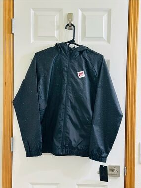 Jordan Kids Windbreaker Jacket XL Black NWT Athletic Zip Up Coat Boys